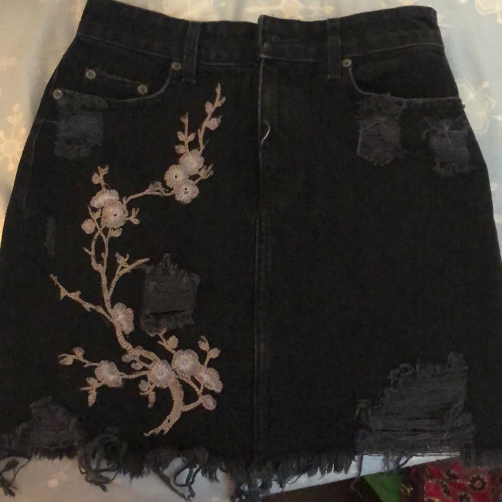 BRAND NEW carmar skirt